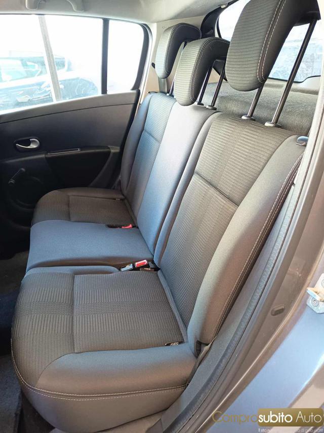 RENAULT Clio 1.2 16V 5 porte Confort