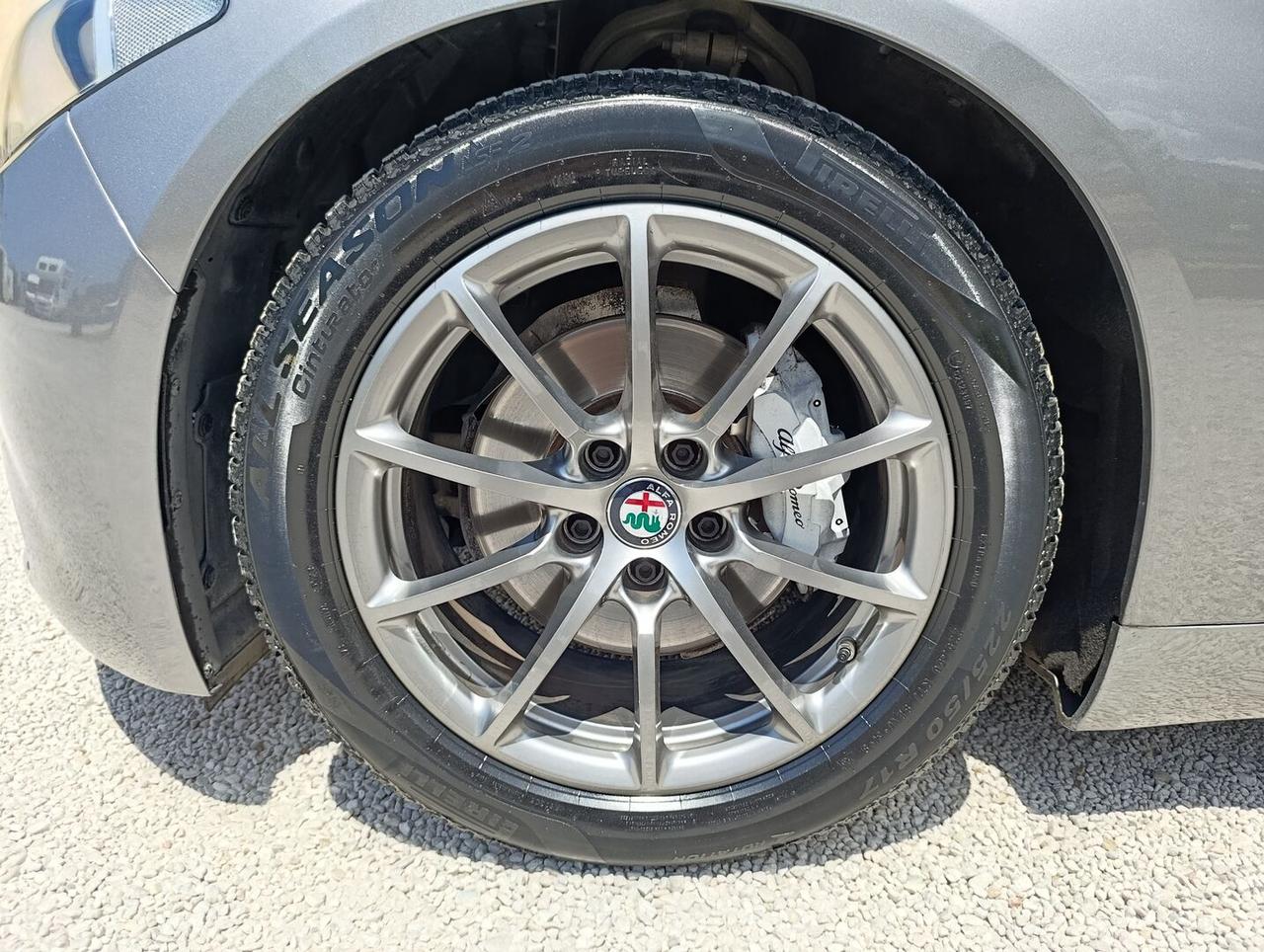 Alfa Romeo Giulia 2.2 t Giulia 150cv - GARANZIA 12 MESI -