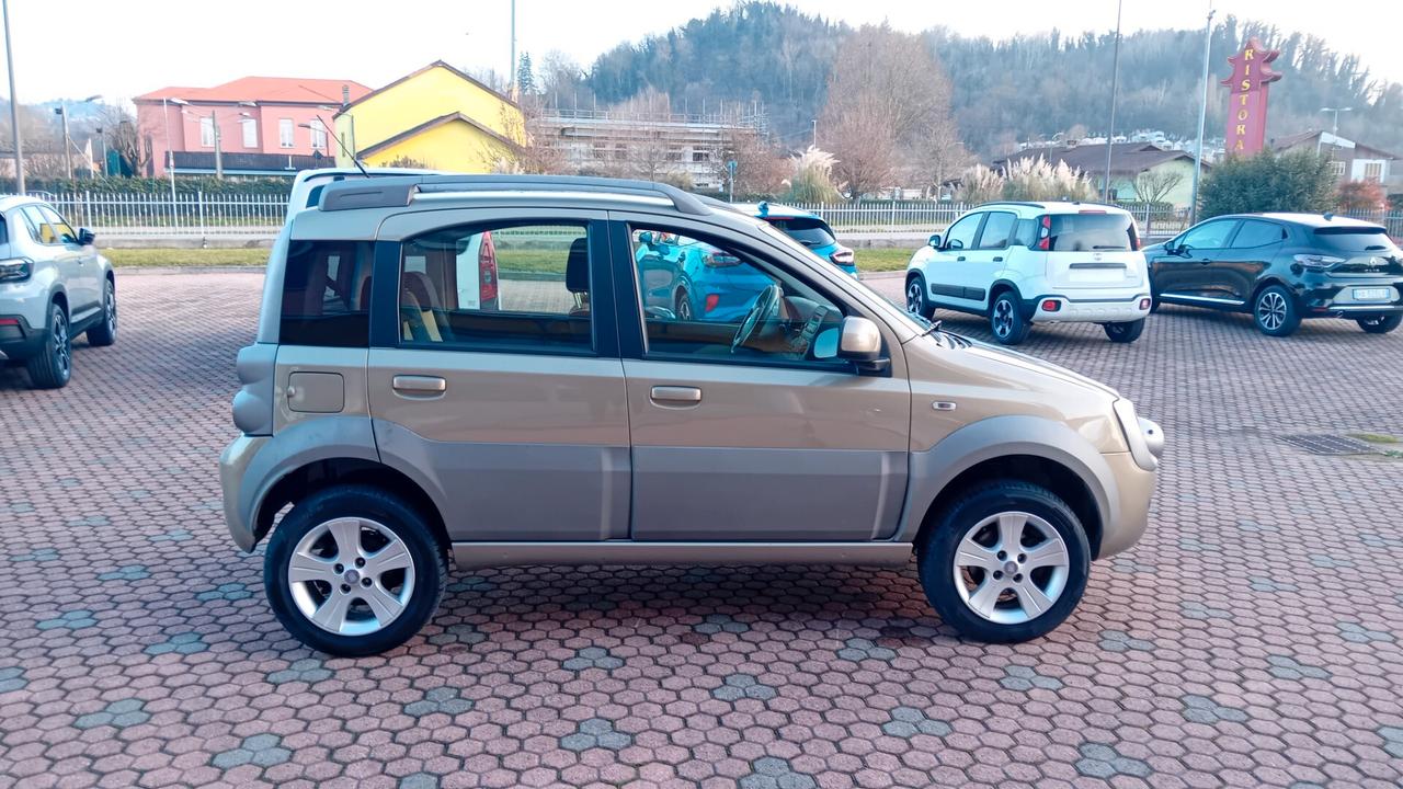 Fiat Panda 1.3 MJT 16V DPF 4x4 Cross