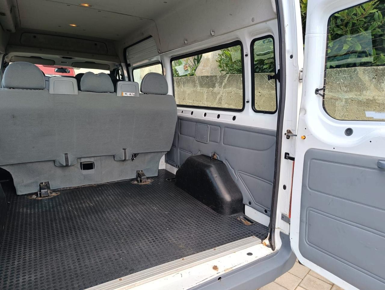 Ford Transit 9 posti - anno 2009 - motore nuovo