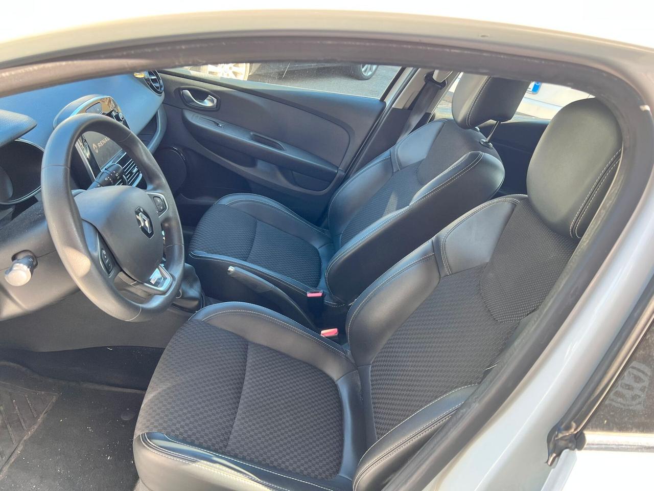 Renault Clio dCi 8V 75 CV 5 porte Moschino Zen