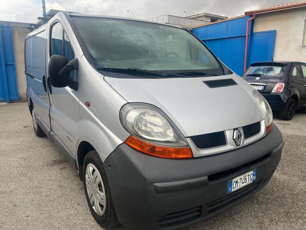 Renault trafic cargo 1.9 dci-cv 100 -2004