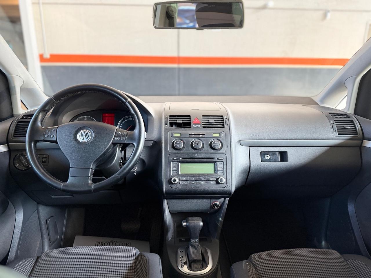 Volkswagen Touran 2.0 16V TDI DSG Highline