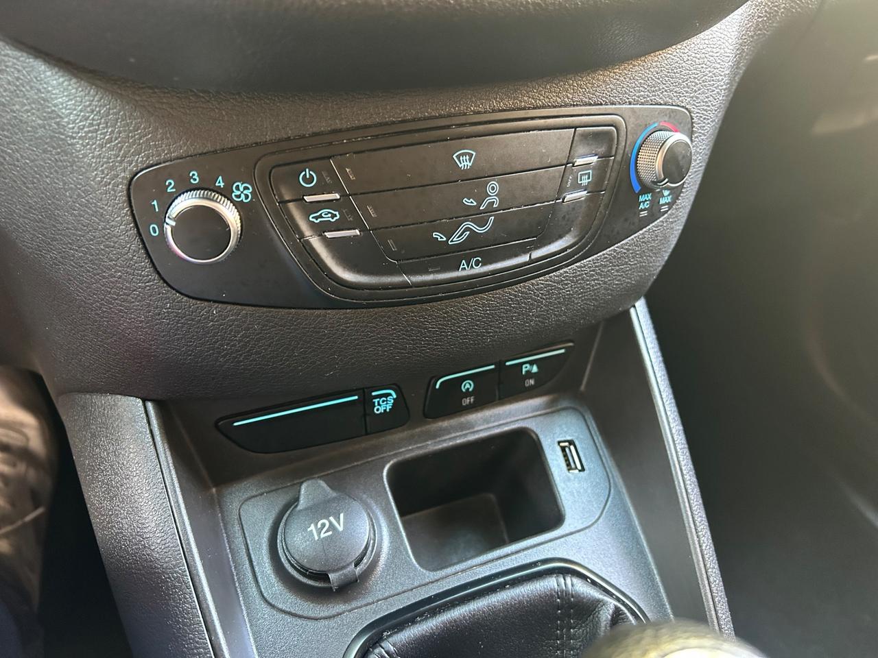 Ford Tourneo Courier 1.5 TDCI 100cv VANTREND | PREZZO PIÙ IVA!!!
