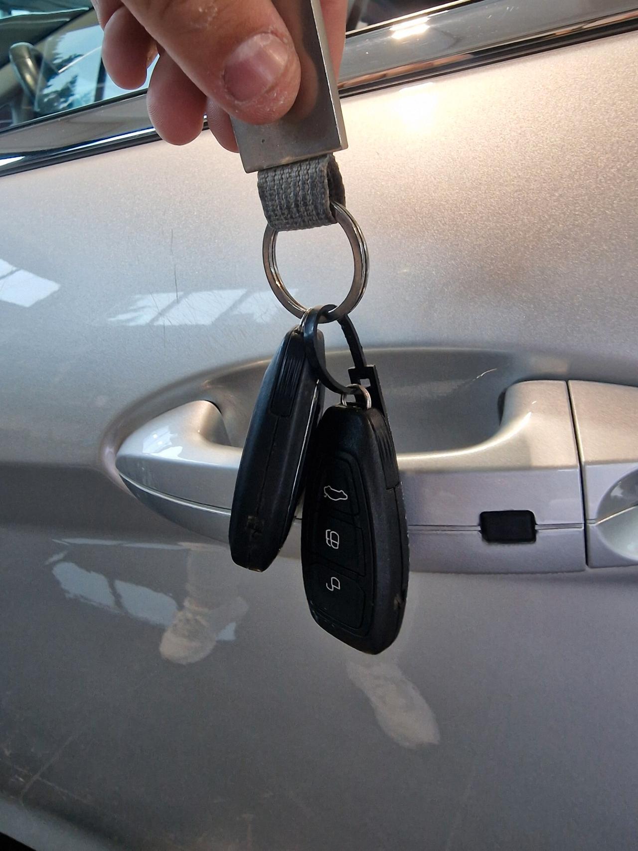 Ford Fiesta 1.4 b, AUTOMATICO GUIDABILE DA DISABILI.