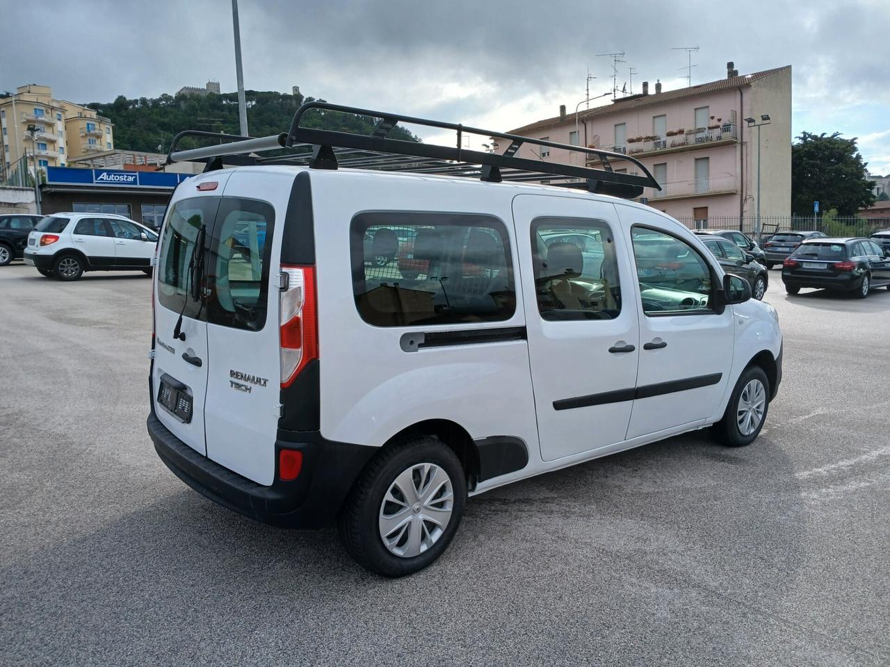 RENAULT KANGOO MAXI AUTOCARRO 5 POSTI