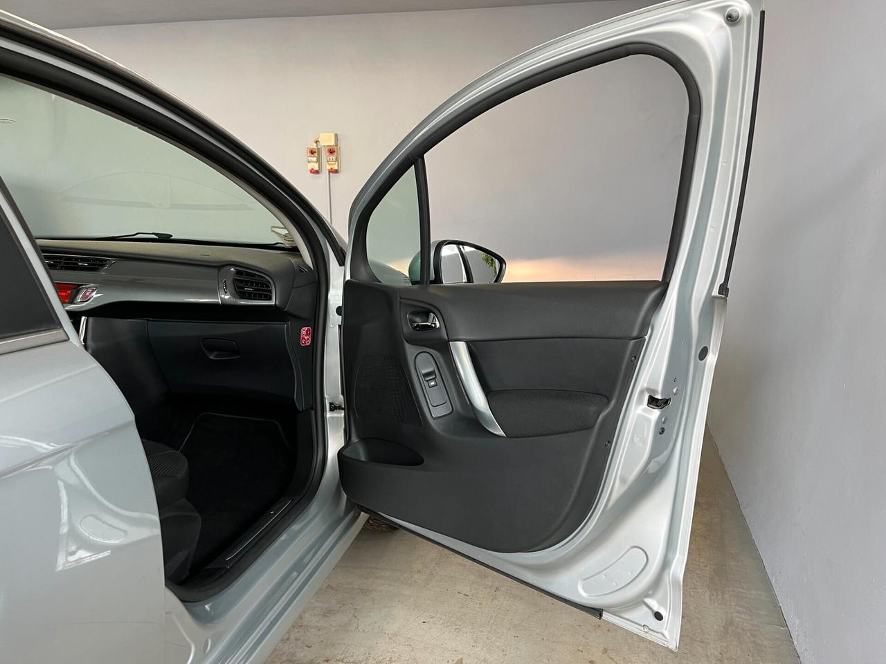 Citroen C3 1.4cc VTi 95cv -SOLO 66.000KM - EXCLUSIVE