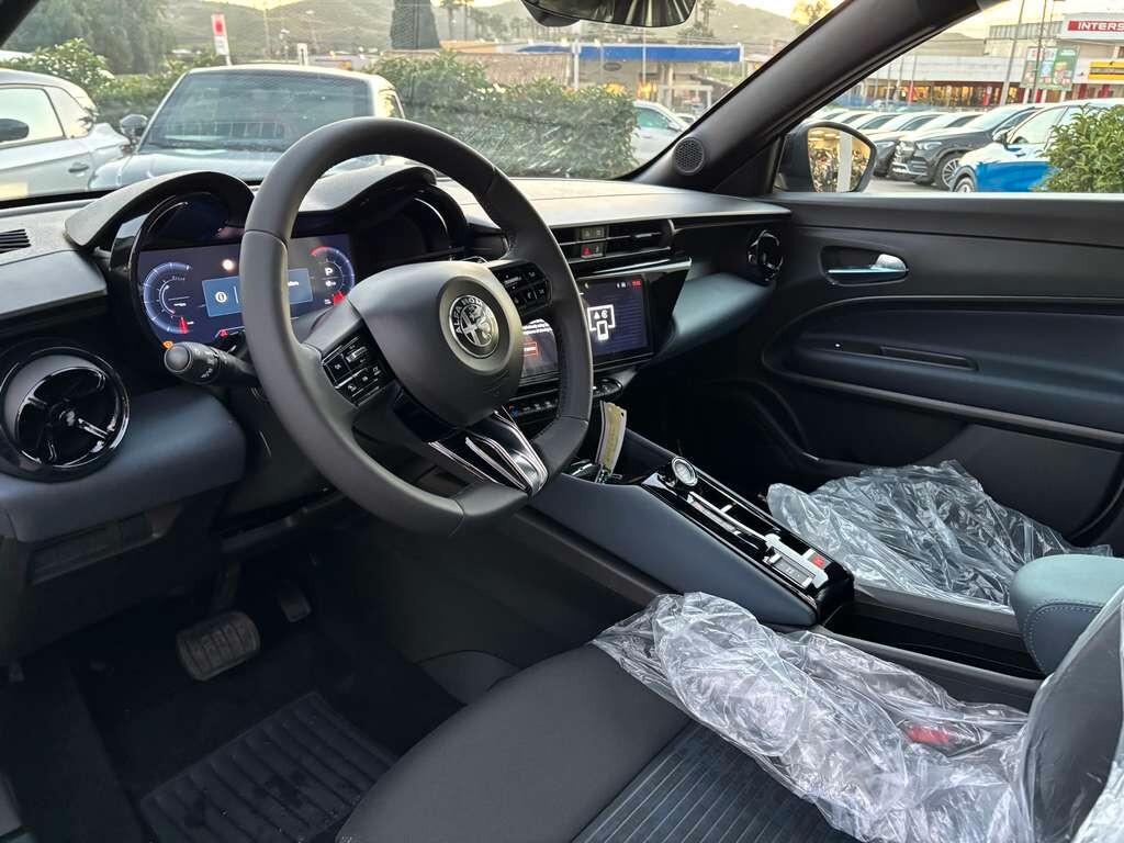Alfa Romeo Junior 1.2 136 CV Hybrid 2026 KM 0 IVA ESPOSTA Tua a solo 269 Euro al mese