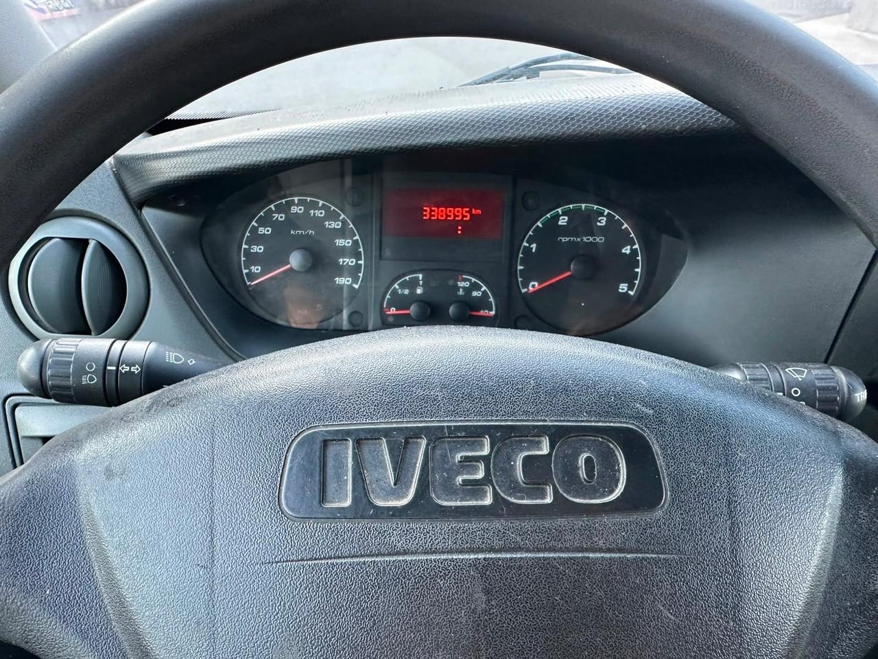 Iveco 35s15 passo medio e tetto alto