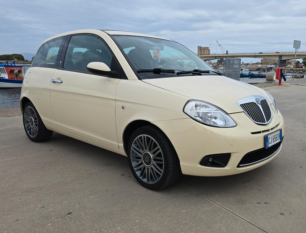 Lancia Ypsilon 1.3 Multijet 16V Argento