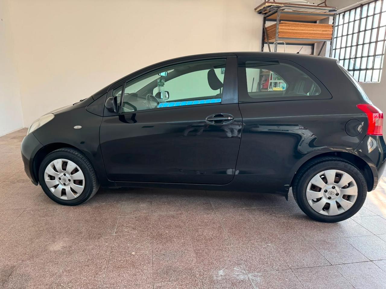 Toyota Yaris 1.0 3 porte