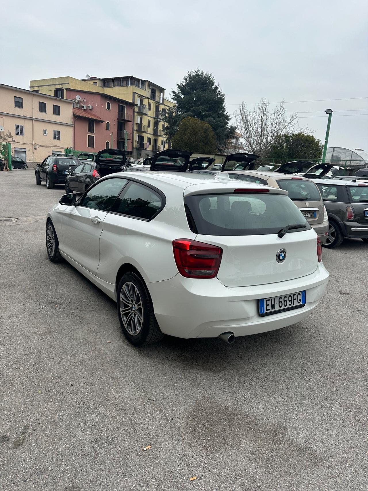 Bmw 114 114d 3p. Unique