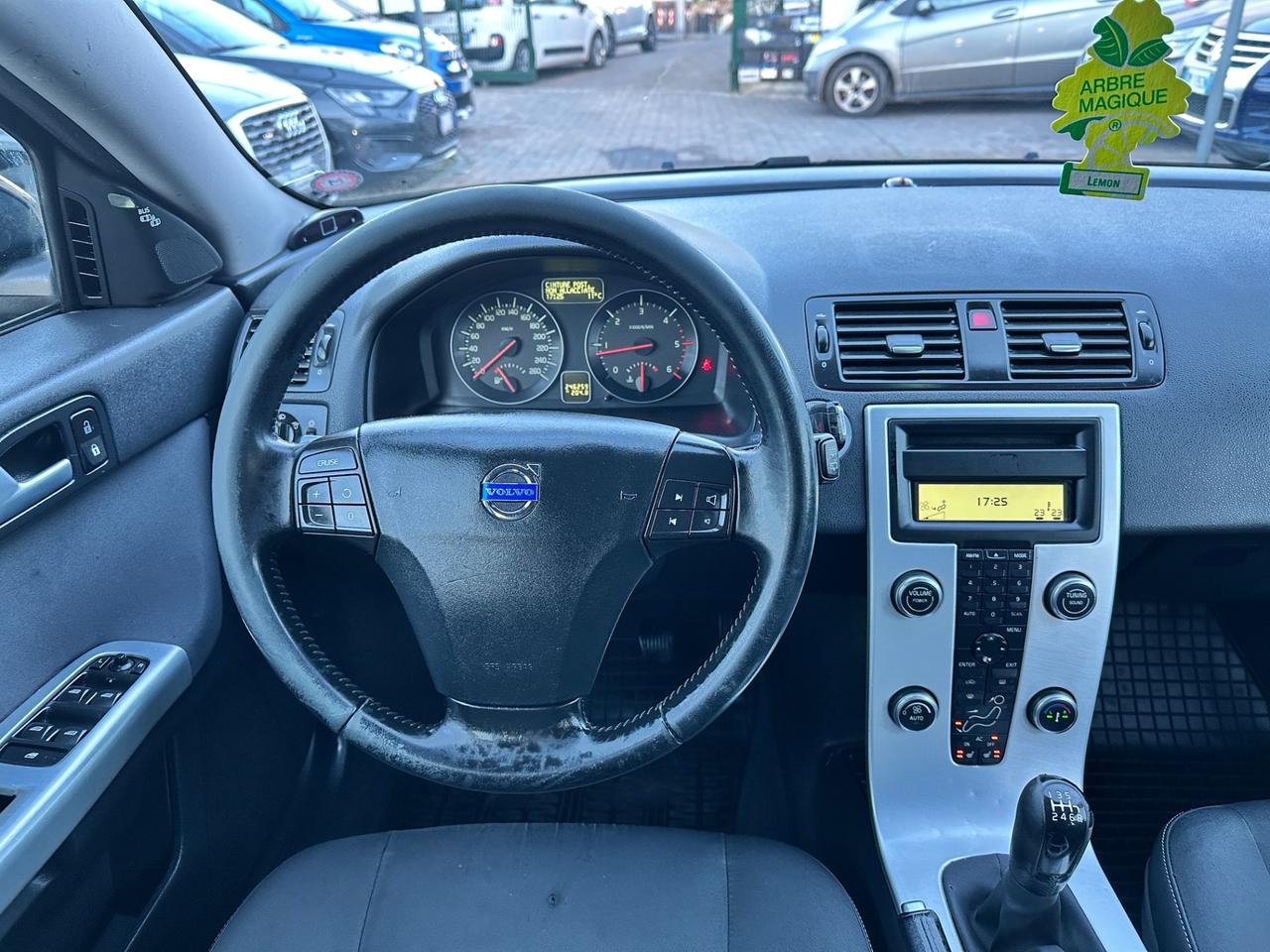 Volvo V50 D3 R-design