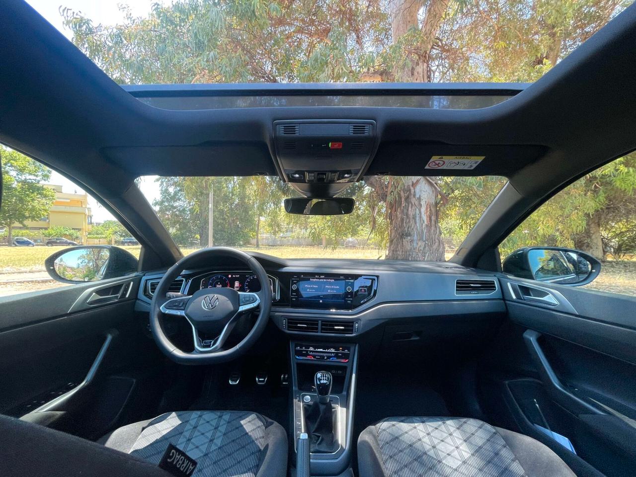 Volkswagen Taigo 1.0 tsi R-Line Plus 115cv TETTINO NEOPATENTATI