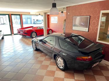 Porsche 928 S4