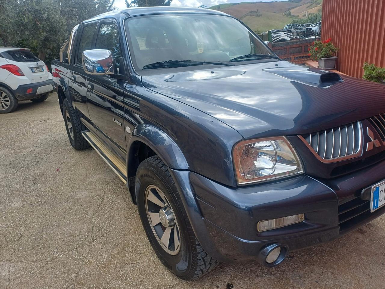 Mitsubishi L200 2.5 TD cat 4WD Double Cab Intense