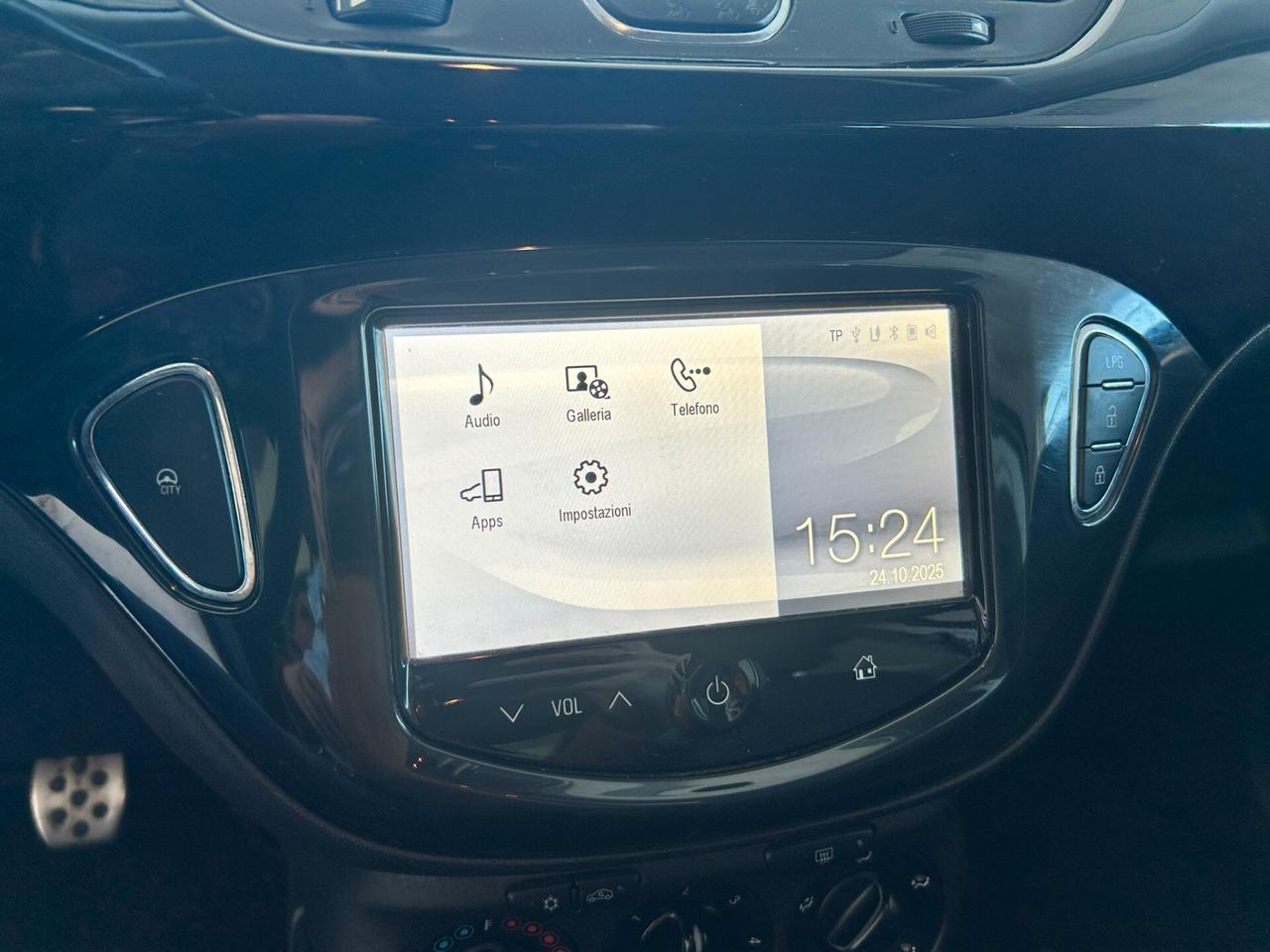 Opel Corsa 1.4 GPL X NEOPATENTATI 2015