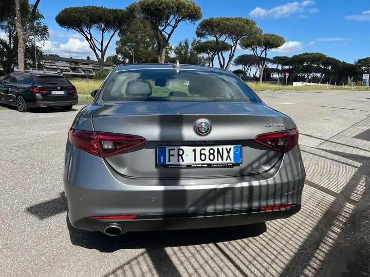 Alfa Romeo Giulia 2.0 Turbo 200 CV AT8