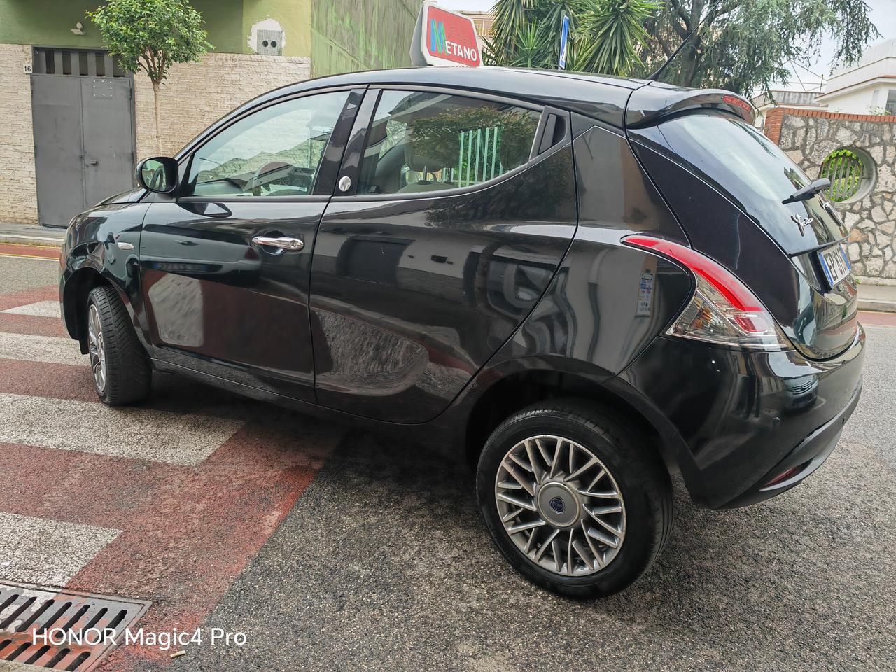 LANCIA YPSILON 0.9 NATURALPOWER CV85 KW62 ECOCHIC GOLD