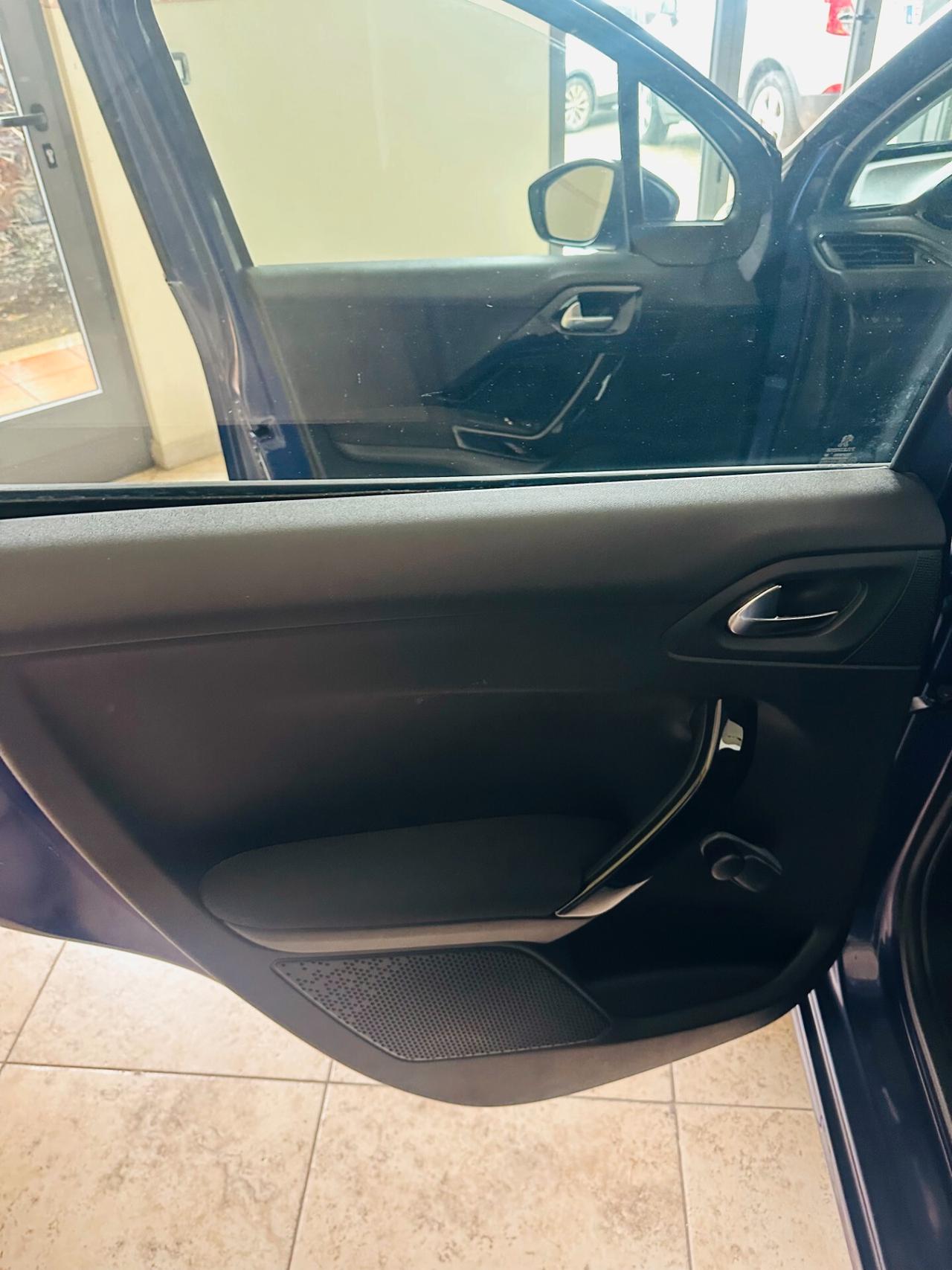 Peugeot 208 1.6 e-HDi 92 CV Stop&Start 5 porte Allure