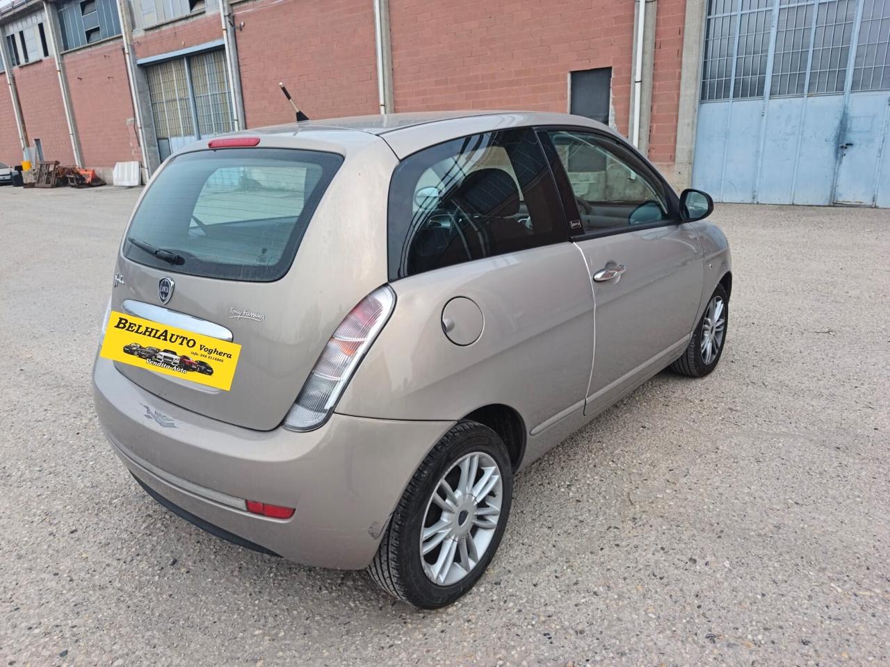 Lancia Ypsilon 2011---1.2 Benzina Neopatentati