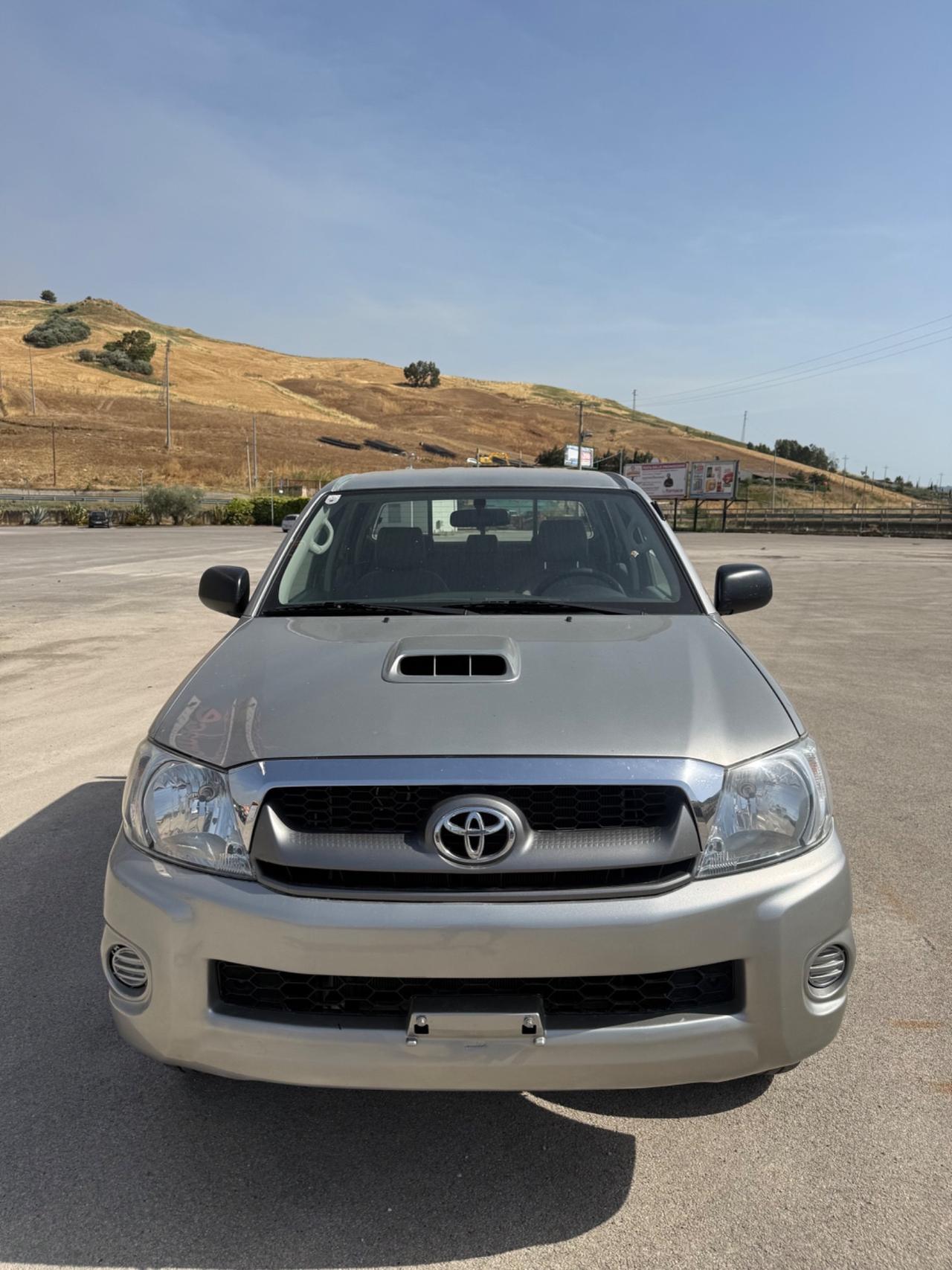 Toyota Hilux 2.5 D-4D 4WD 2p. Extra Cab DLX