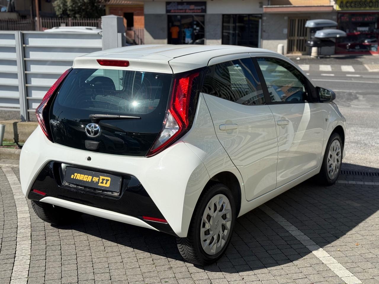 Toyota Aygo 1.0 72 CV 5 porte x-play GARANTITA NO VINCOLI FIN