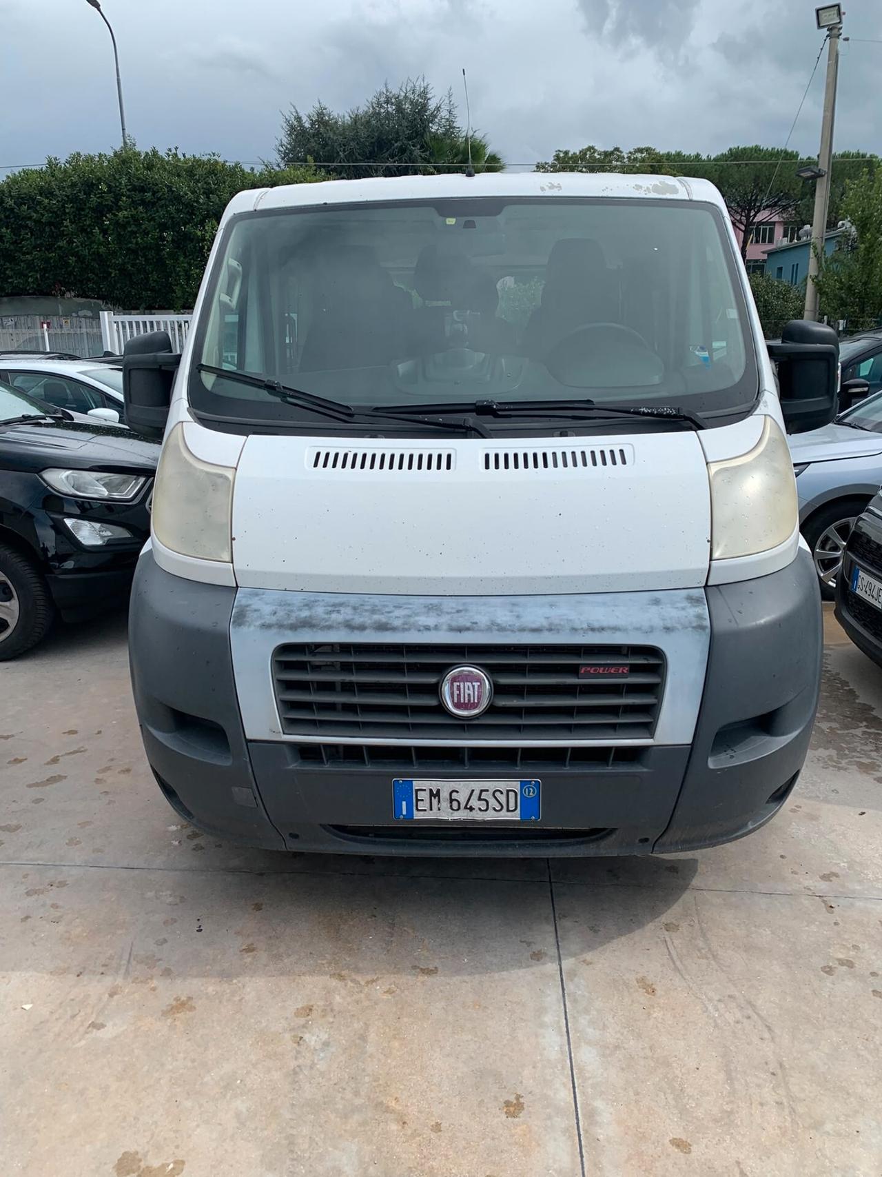 AUTOVETTURA 9 POSTI PULMINO