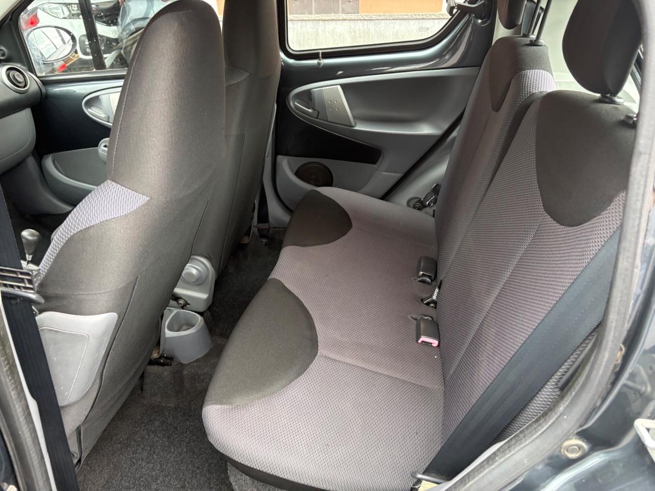 Toyota Aygo 1.0 12V VVT-i 5 porte Sol automatica