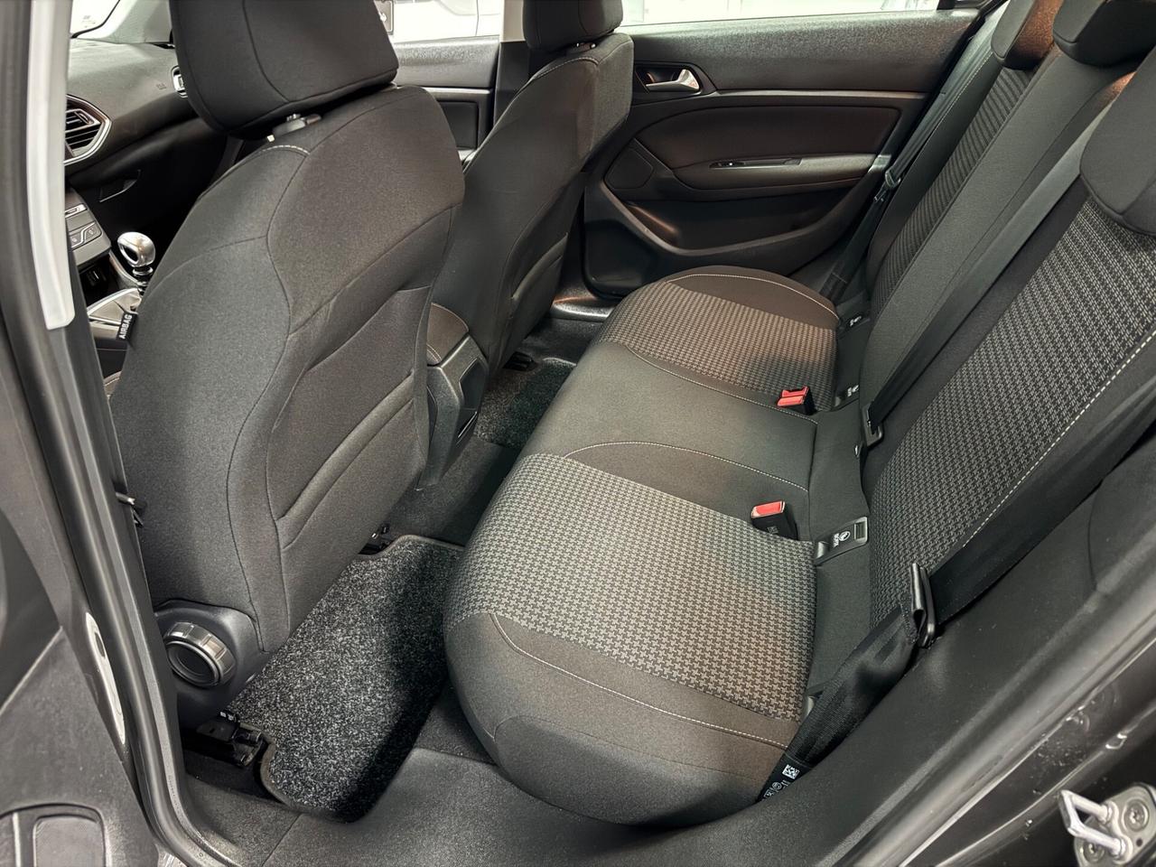 Peugeot 308 BlueHDi 130 S&S Active