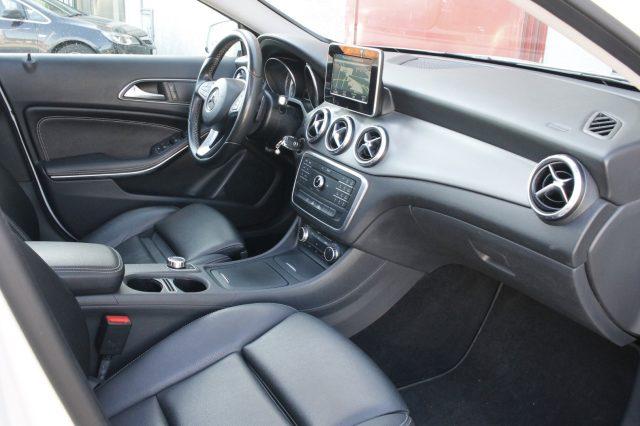 MERCEDES-BENZ GLA 200 d Automatic Executive tetto panorama