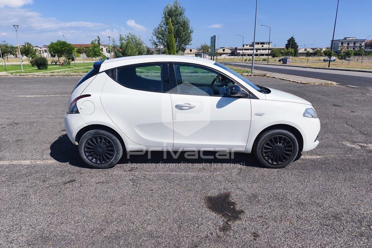 LANCIA Ypsilon 1.0 FireFly 5 porte S&S Hybrid Silver