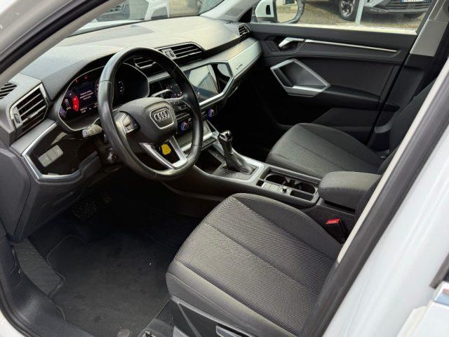 AUDI Q3 35 TDI S tronic Business Advanced NAVI - LED - 18