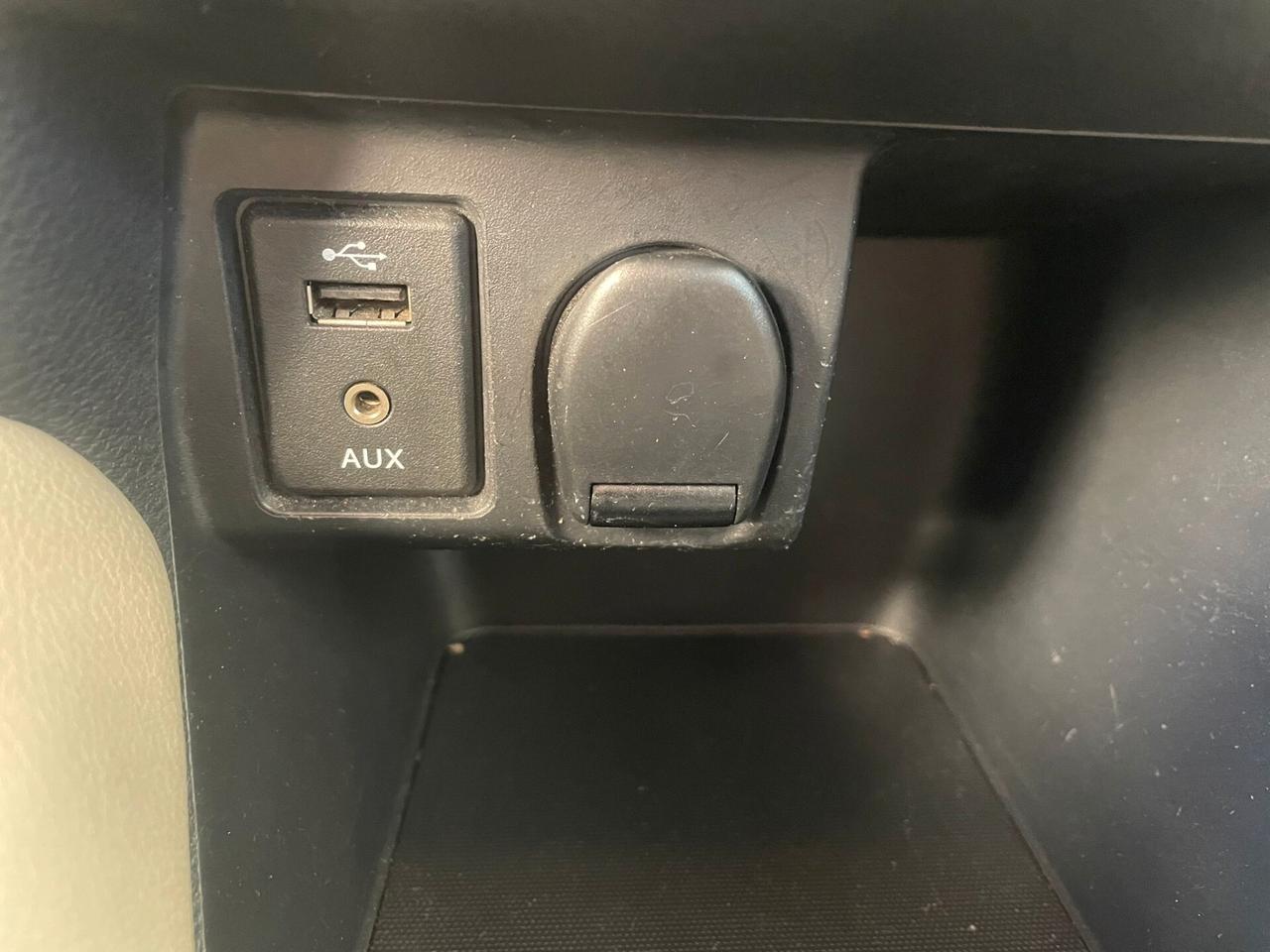 Nissan Micra 1.0L 12V 5 porte Visia