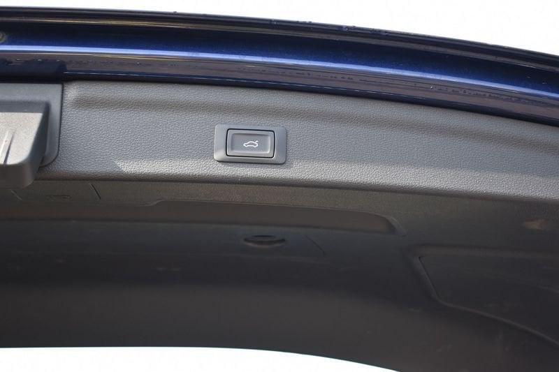 Audi Q3 40 TDI quattro S tronic Business Advanced