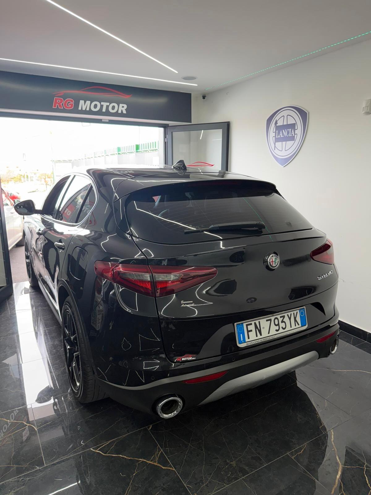 Alfa Romeo Stelvio 2.2 Turbodiesel 180 CV AT8 RWD Executive