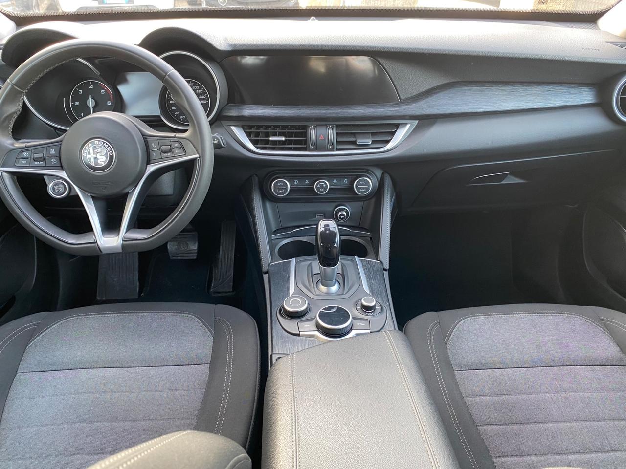 Alfa Romeo Stelvio 2.2 Turbodiesel 160 CV AT8 RWD Business