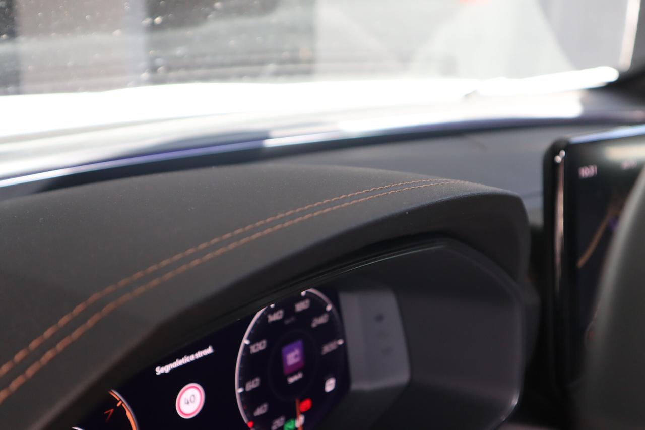 Cupra Formentor 1.5 TSI DSG NAVI CAMERA 18" ACC LED SOLO 15.500KM!