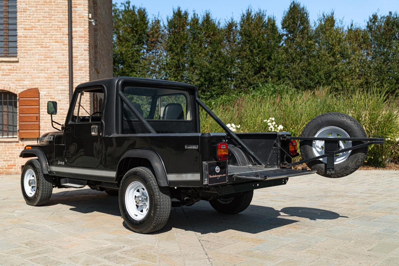 Jeep CJ-8 SCRAMBLER - RDS01618