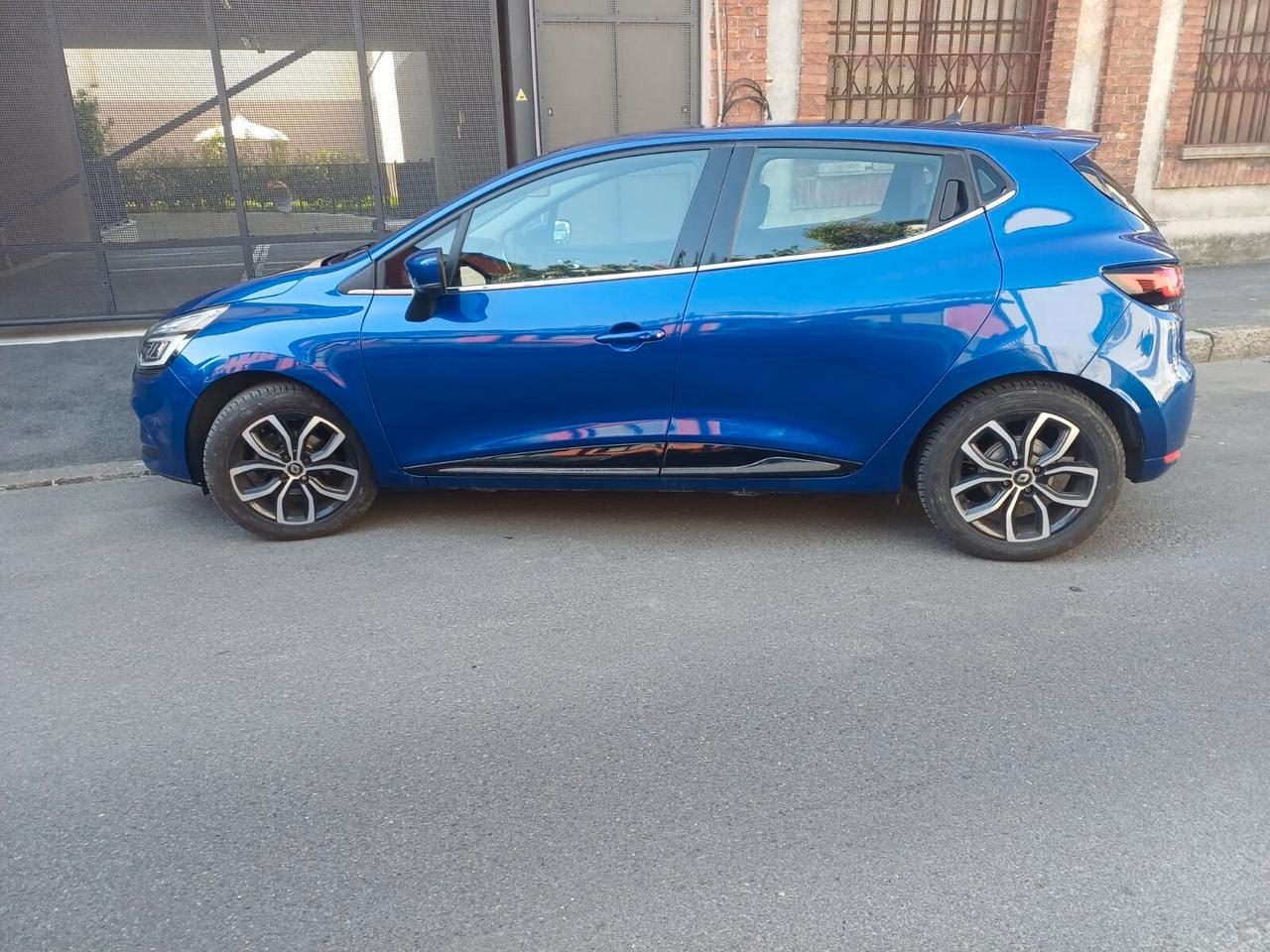 Renault Clio dCi 8V 90 CV 5 porte Moschino Zen