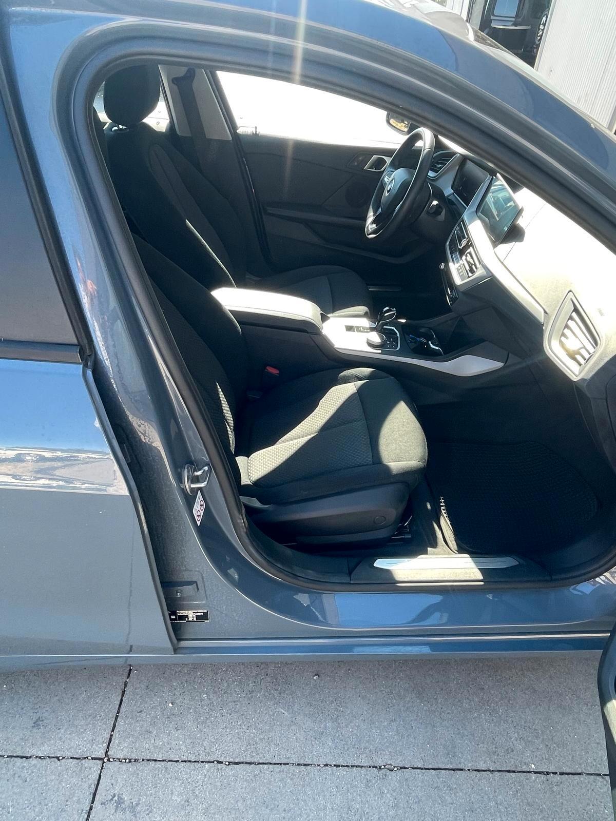 Bmw (F40) 118d 5p. Business advantage
