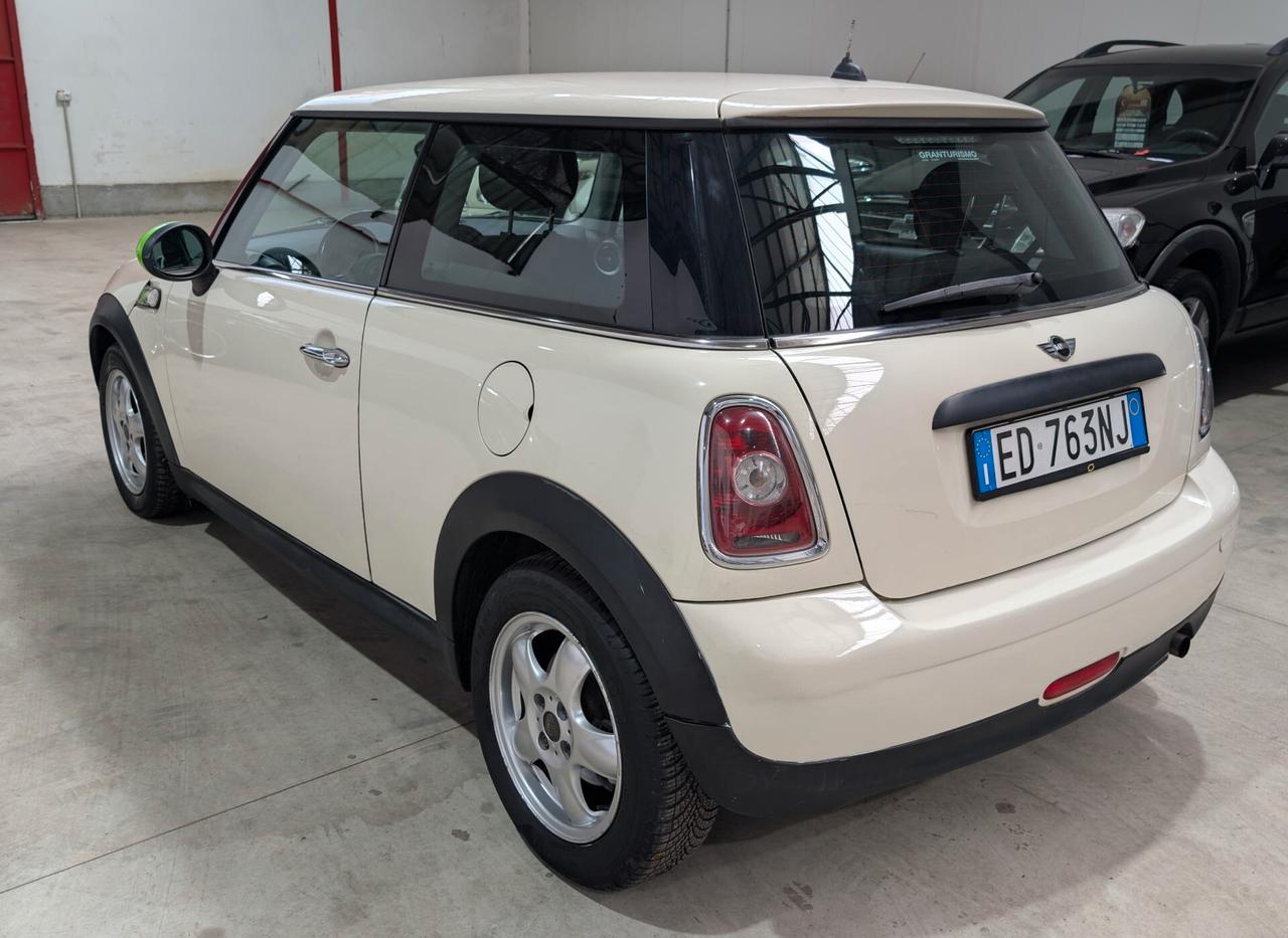 Mini 1.4 16V One (55kW)