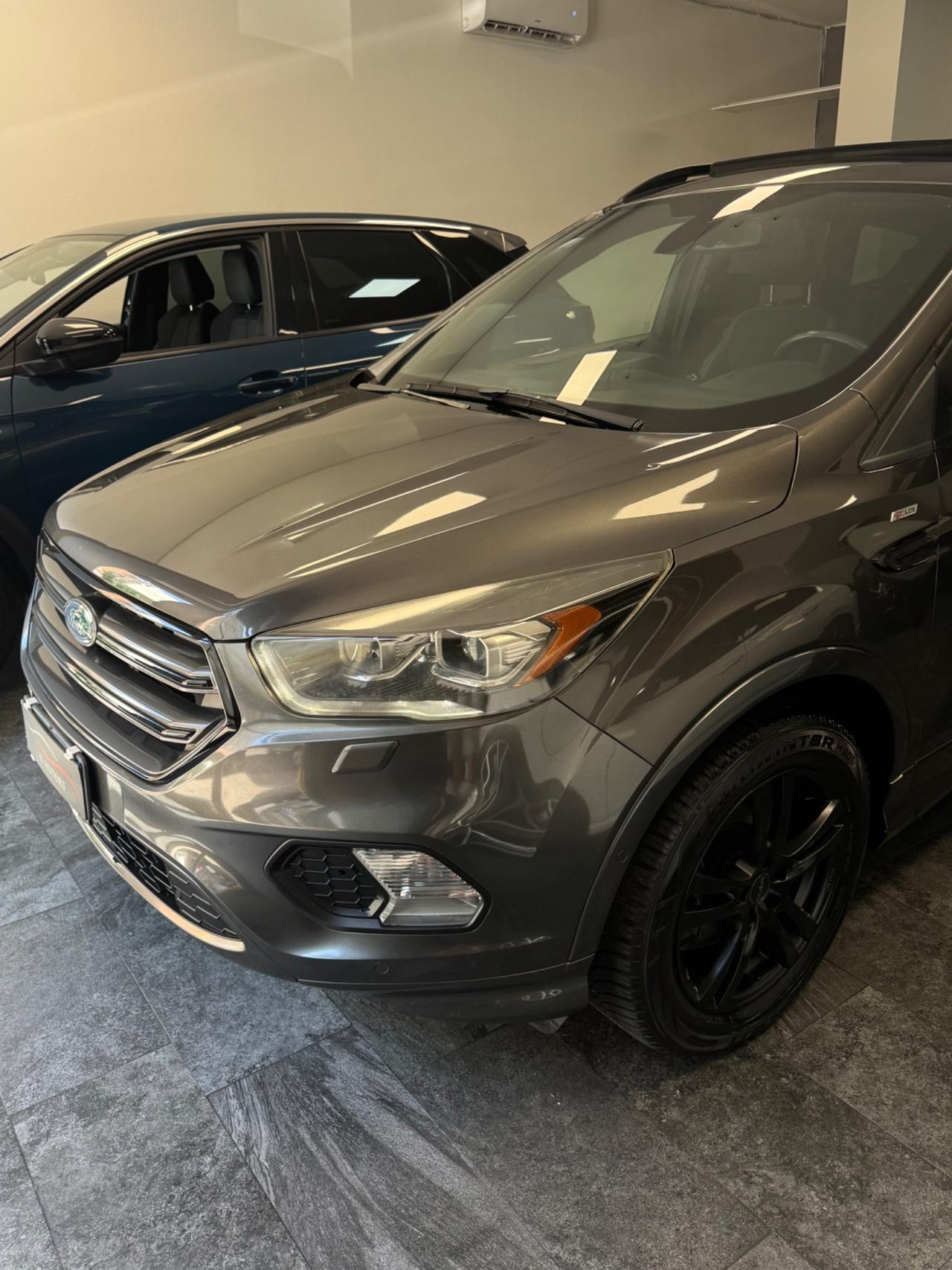 Ford Kuga 1.5 TDCI 120 CV ST-Line Tetto Apribile