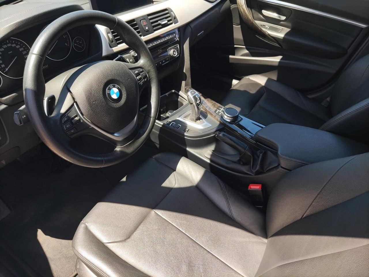 Bmw 320 320d xDrive Touring Luxury