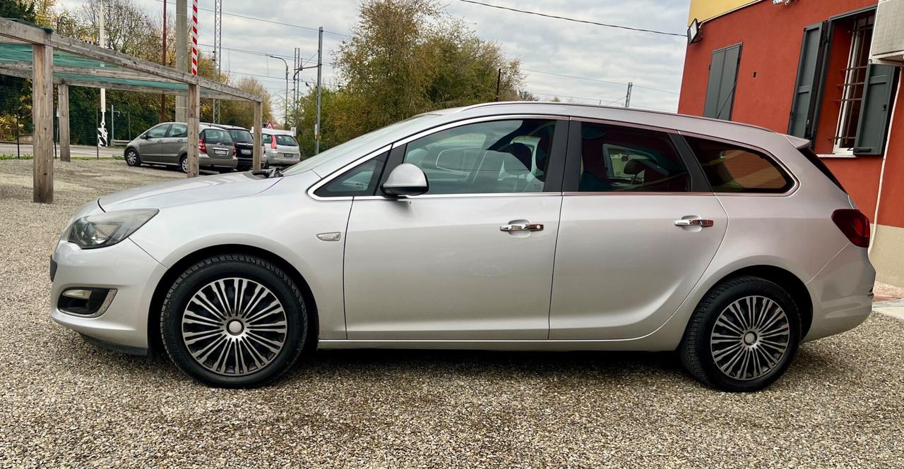 Opel Astra SportsTourer TAGLIANDATA E REVISIONATA