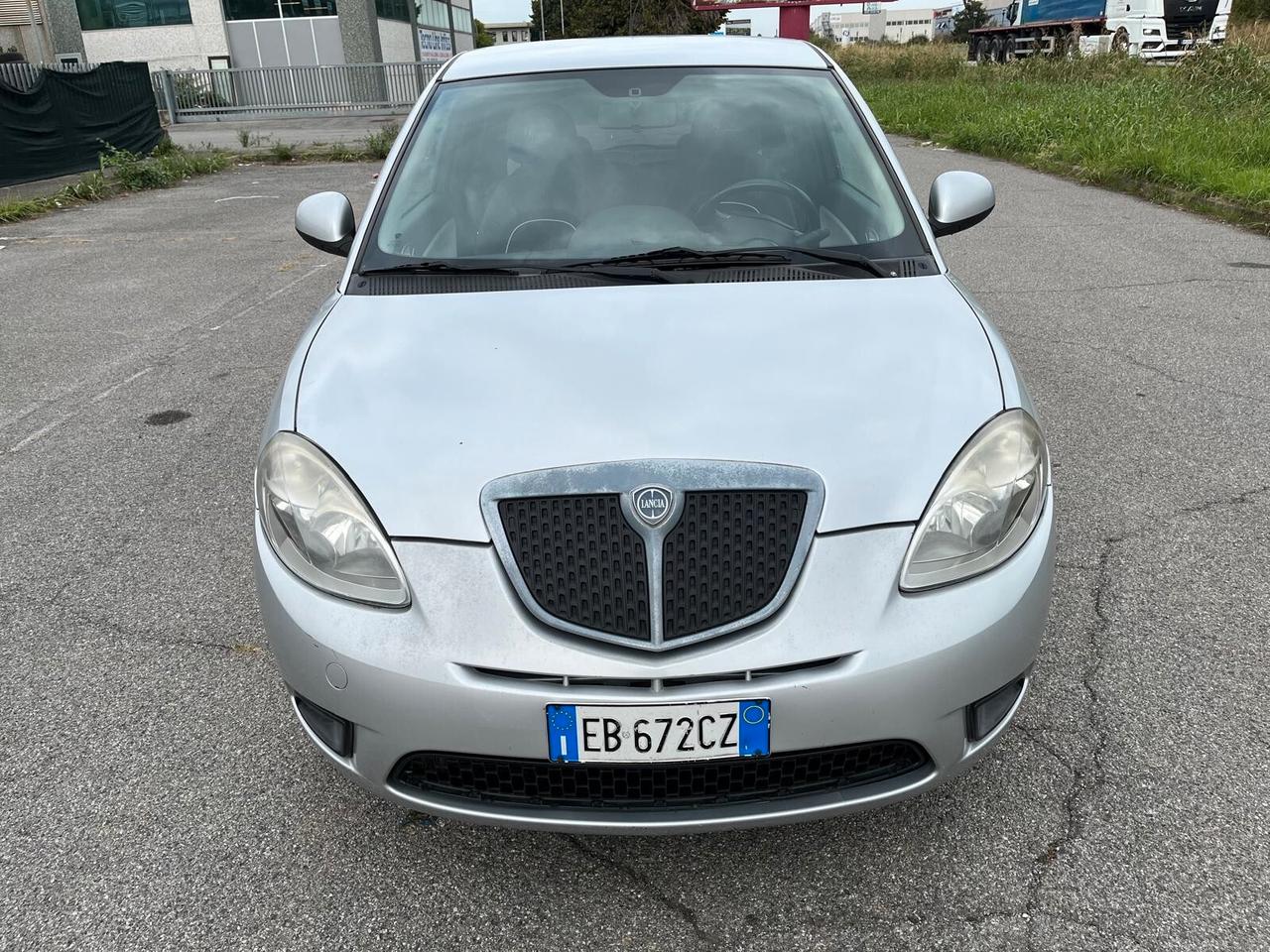 Lancia Ypsilon 1.3 MJT 75 CV Argento