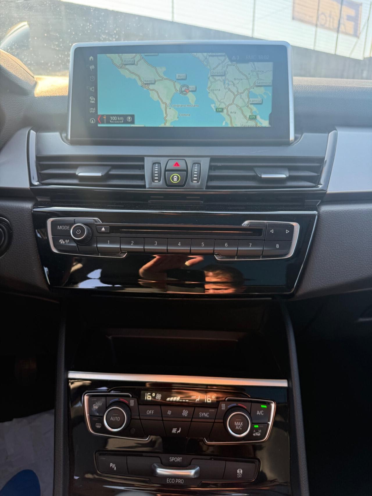 Bmw Active Tourer 218d Luxury,TETTO APRIBILE,PELLE,NAVI,CLIMATRONIC BIZ.,ECC…