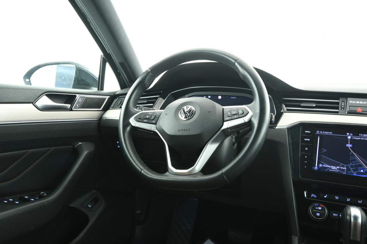 VOLKSWAGEN Passat Variant 2.0 tdi Executive 150cv dsg PELLE+ACC+APP CONNECT