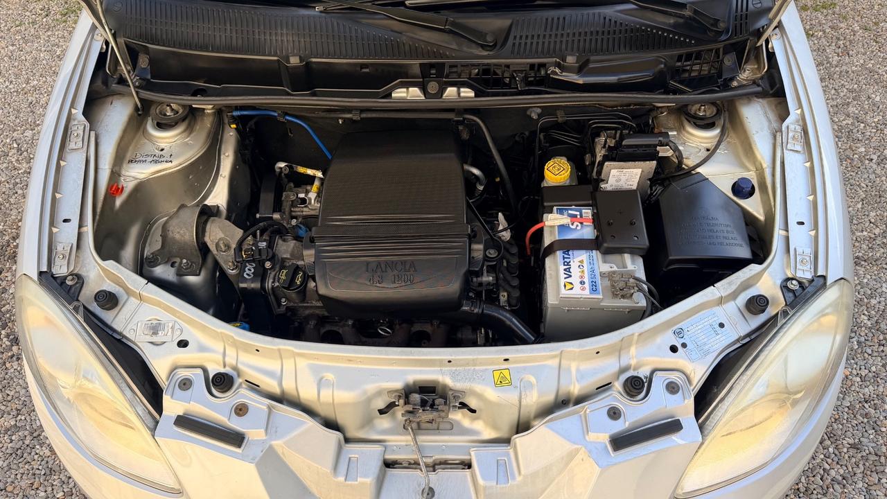 Lancia Ypsilon 1.2 Moda Milano