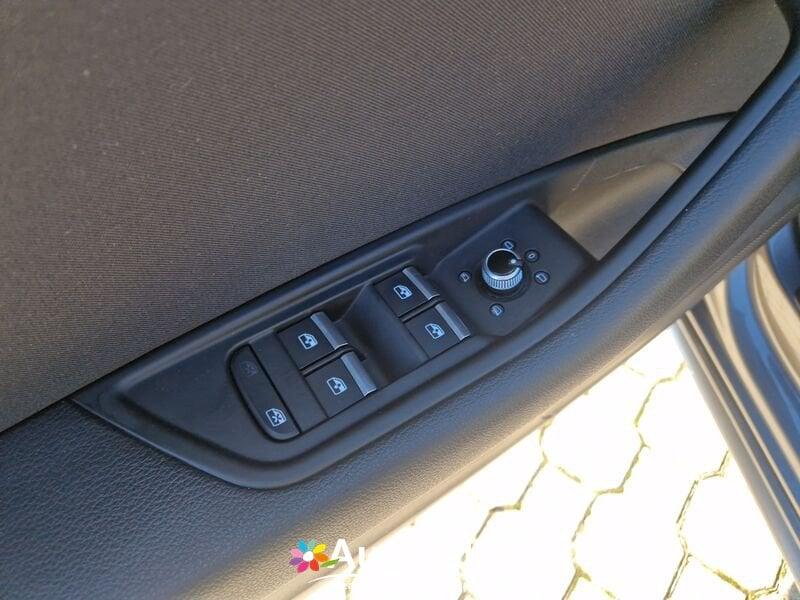 Audi A4 A4 Avant 30 TDI/136 CV S tronic S line edition